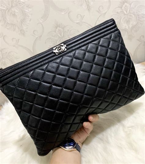 Stream CHANEL CLUTCH by DOLLIA 